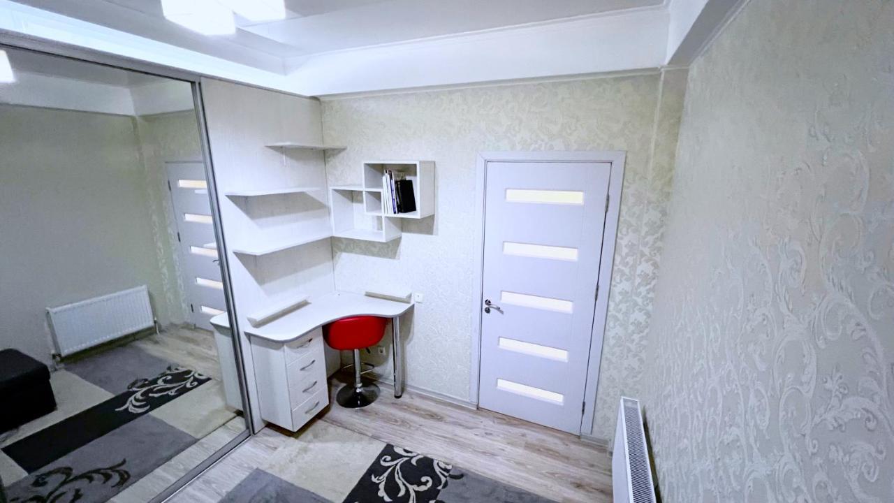 Apartament De Lux Cu 2 Camere Si Living Chisinau Bagian luar foto