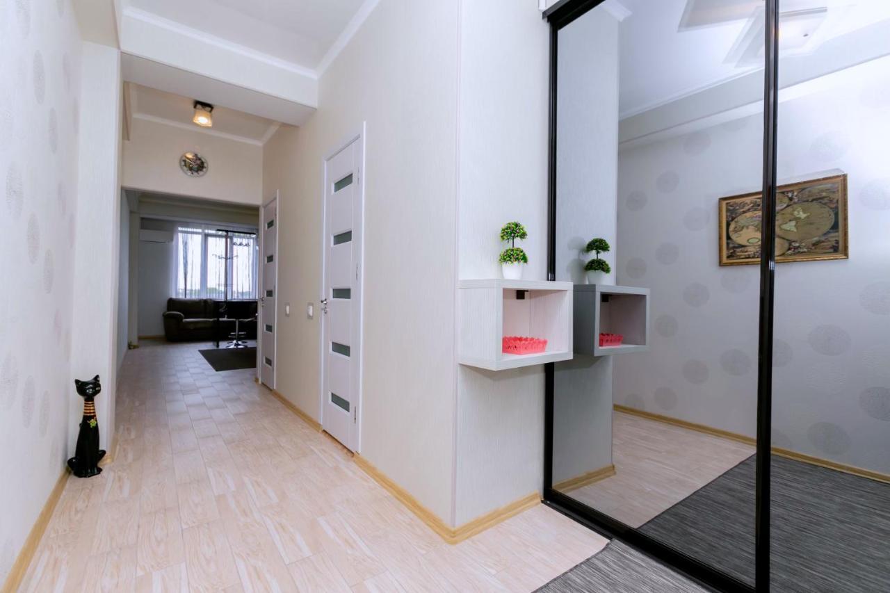 Apartament De Lux Cu 2 Camere Si Living Chisinau Bagian luar foto